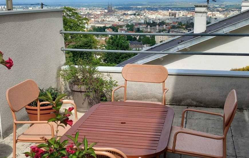 LA MAISON DU PARADIS